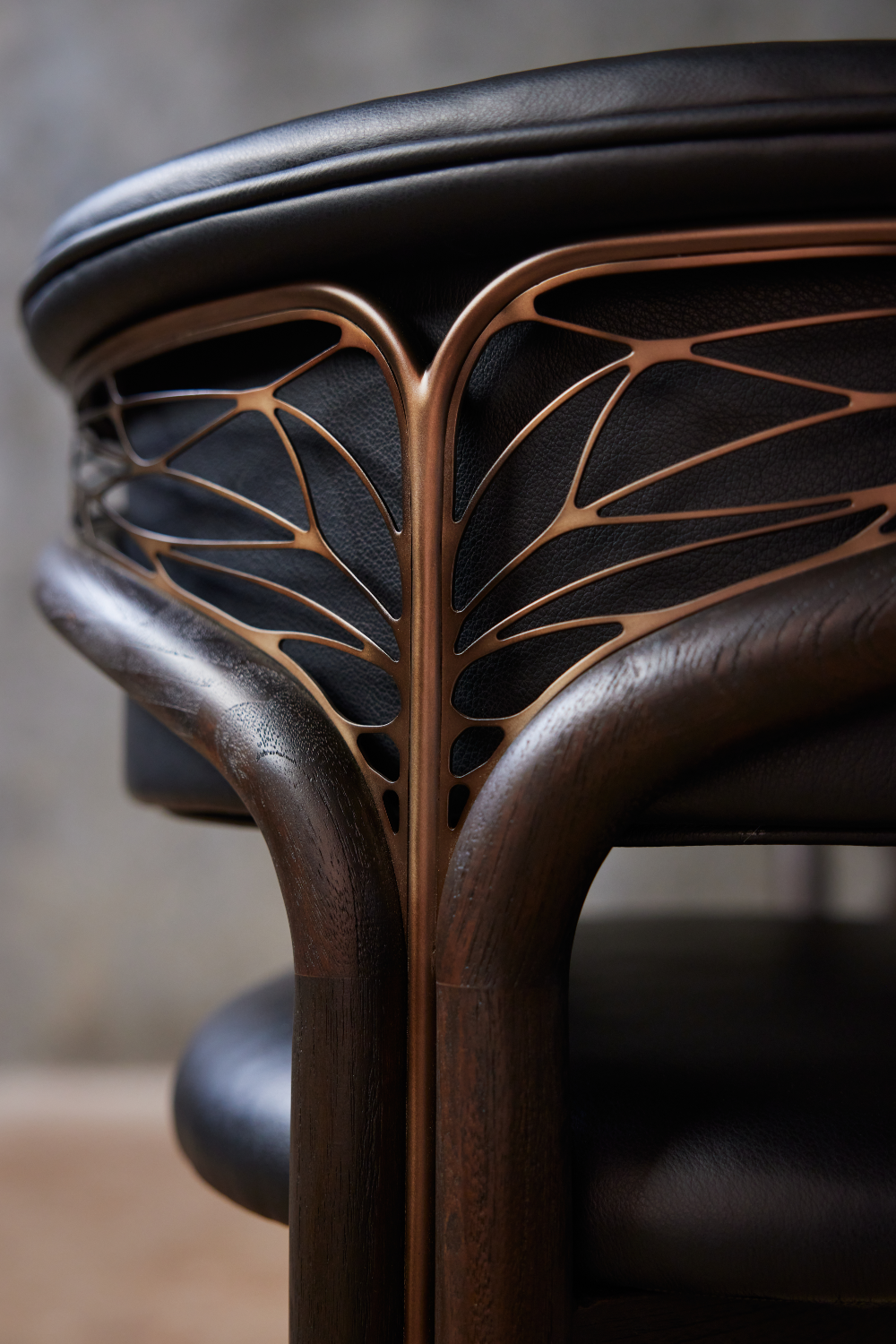 Metal Detail Curved Dining Chair | Oroa.com