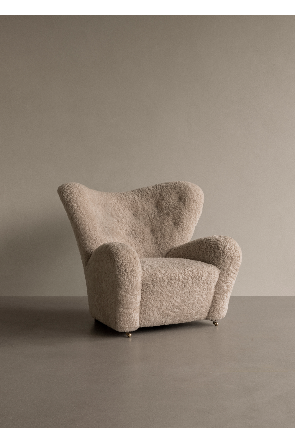 Modern Wingback Lounge Chair | Oroa.com