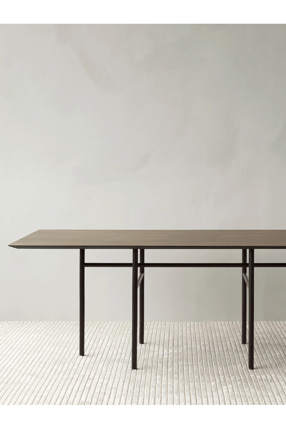 Rectangular Minimalist Dining Table | Oroa.com