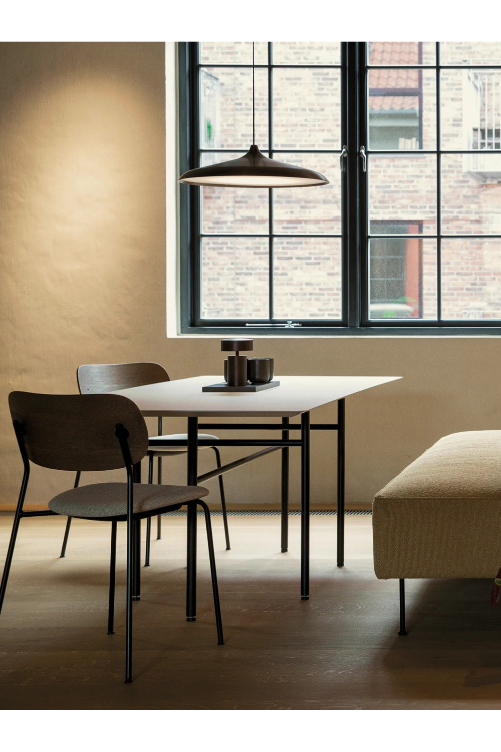 Rectangular Minimalist Dining Table | Oroa.com