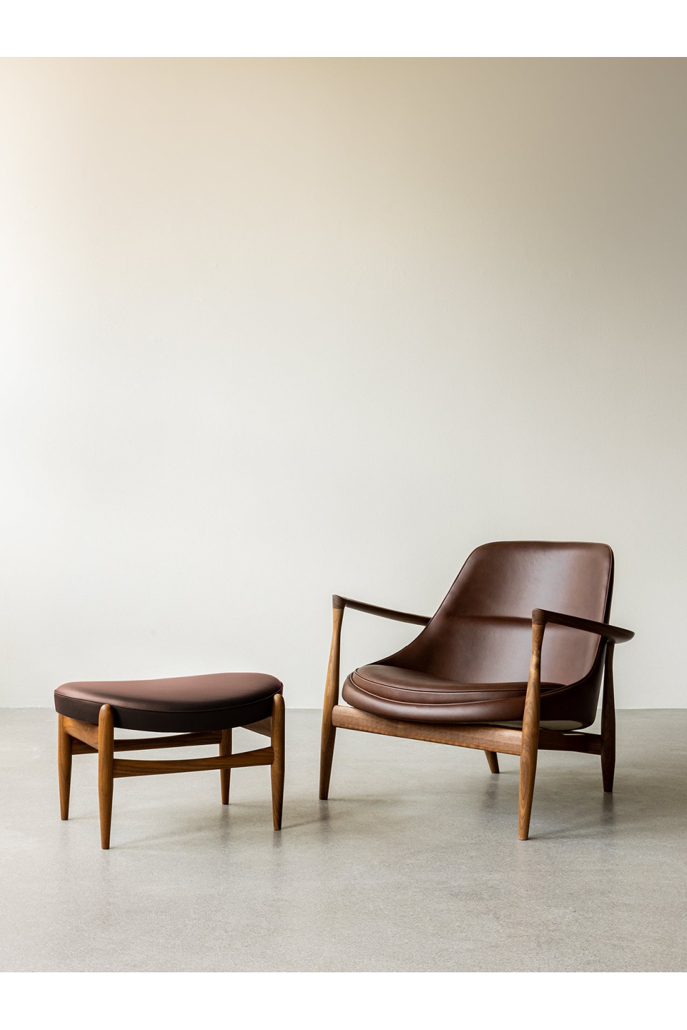Wooden Base Padded Ottoman | Oroa.com