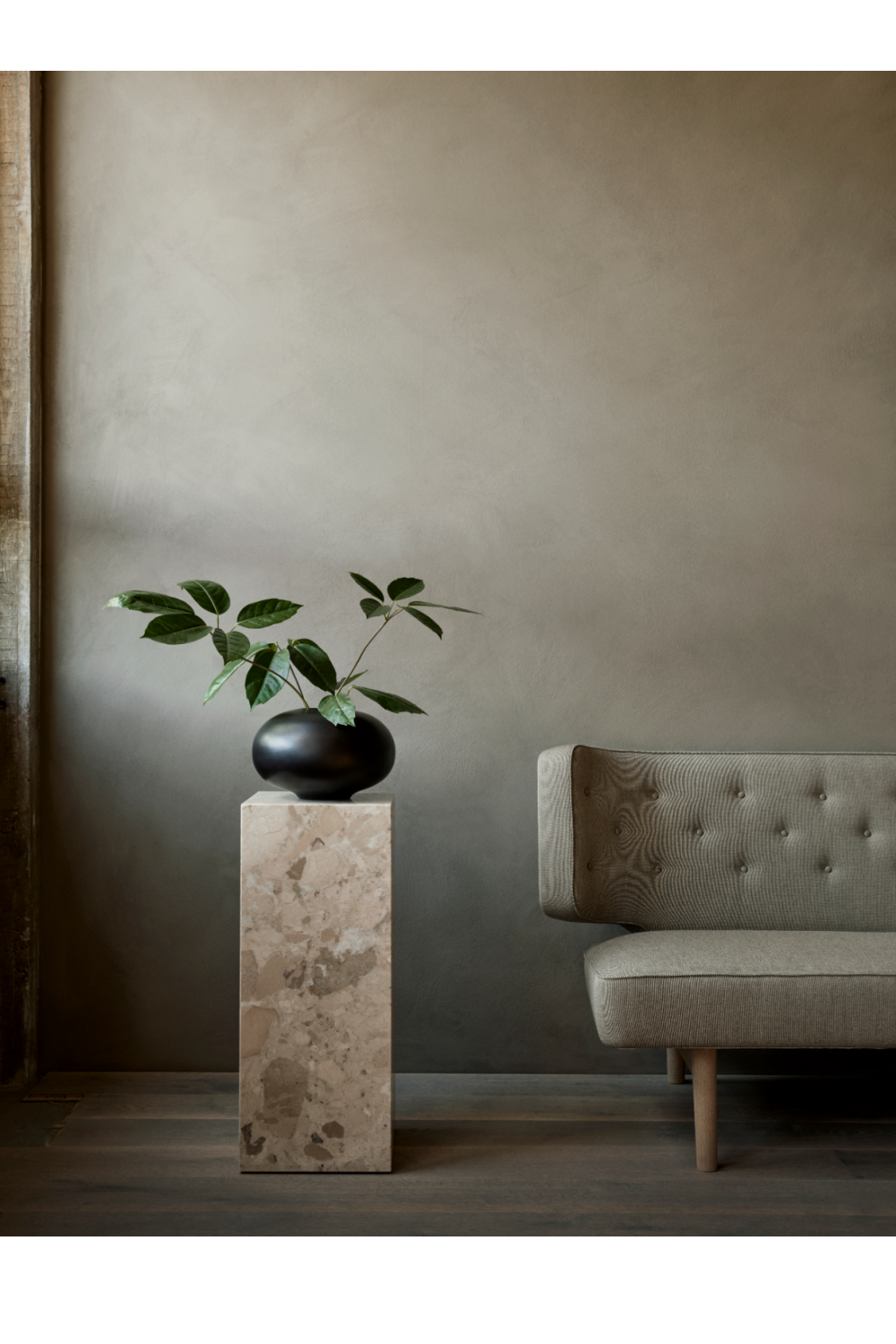 Button-Tufted 2-Seater Sofa | Oroa.com