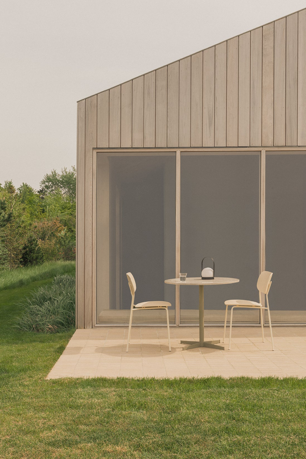 4-Star Base Round Dining Table S | Oroa.com