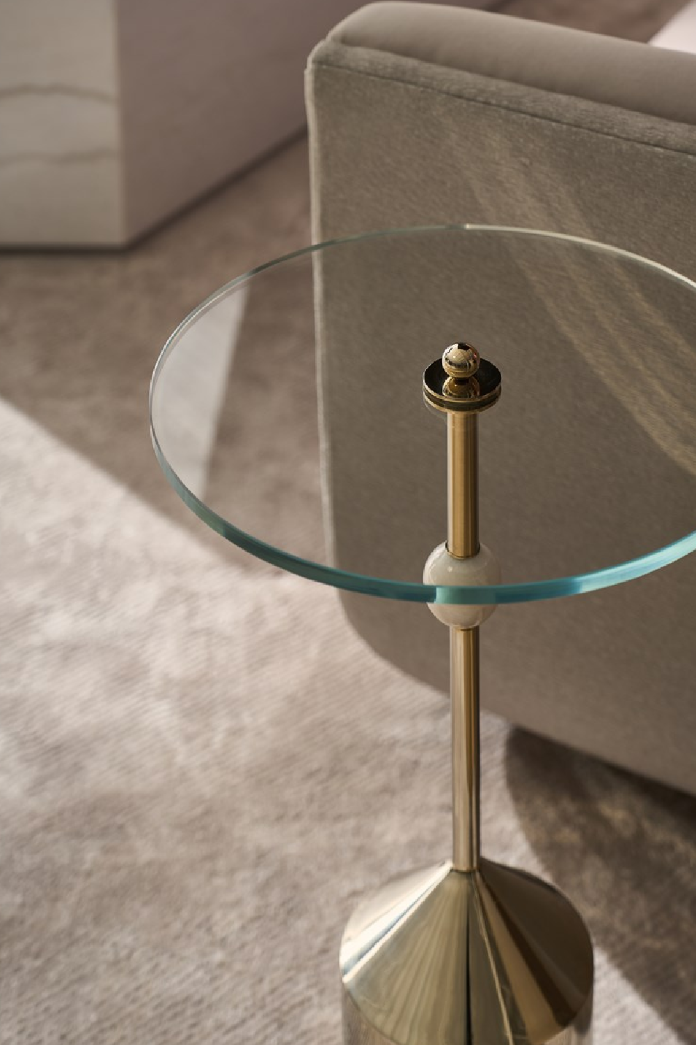 Clear Glass Pedestal Side Table | Oroa.com