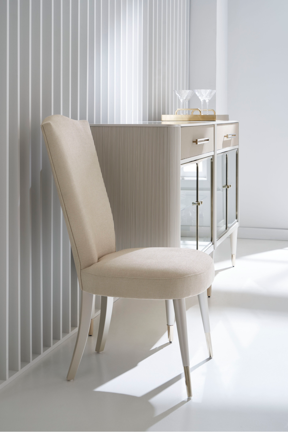Camel-Back White Dining Chair | Oroa.com