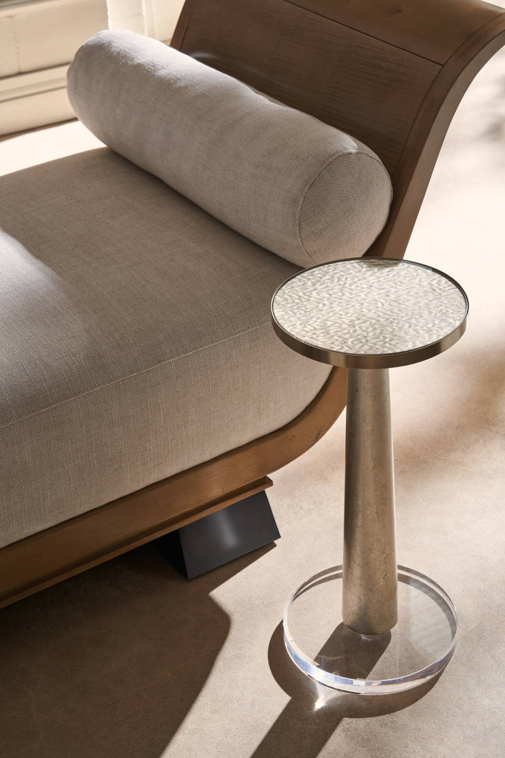 Wavy Glass Pedestal Side Table | Oroa.com