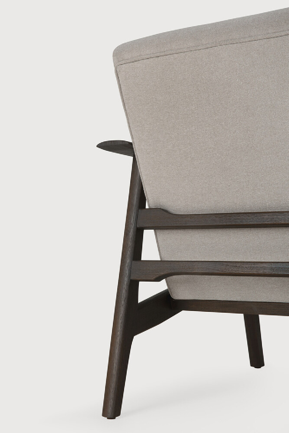 Wood Framed Lounge Chair | Oroa.com