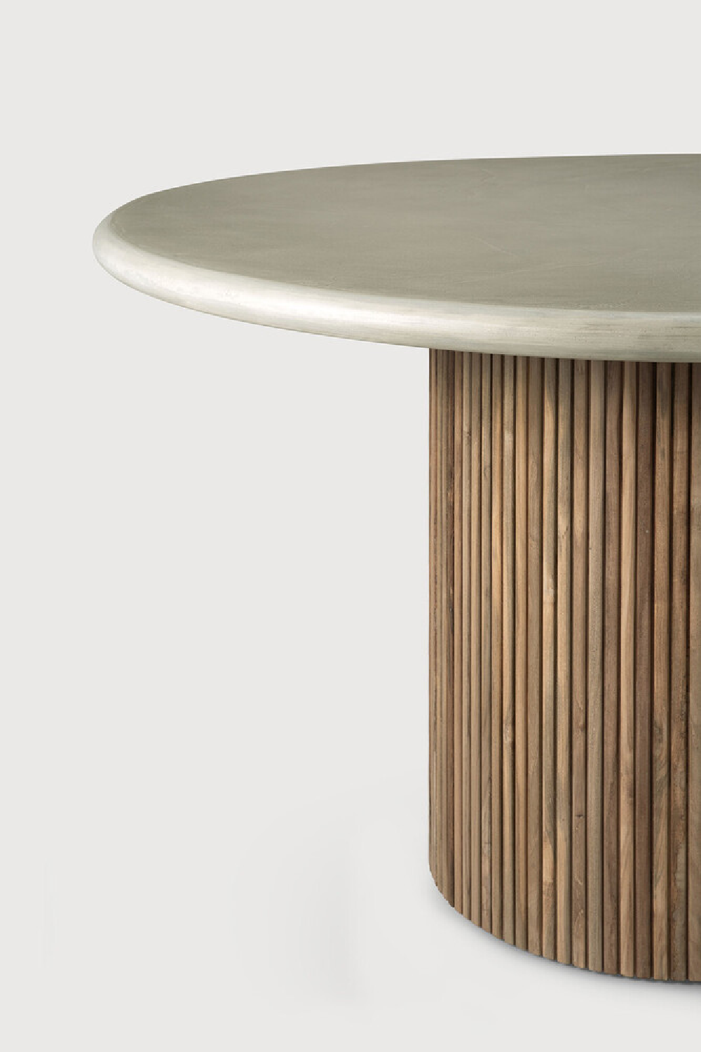 Round Concrete Outdoor Dining Table | Oroa.com