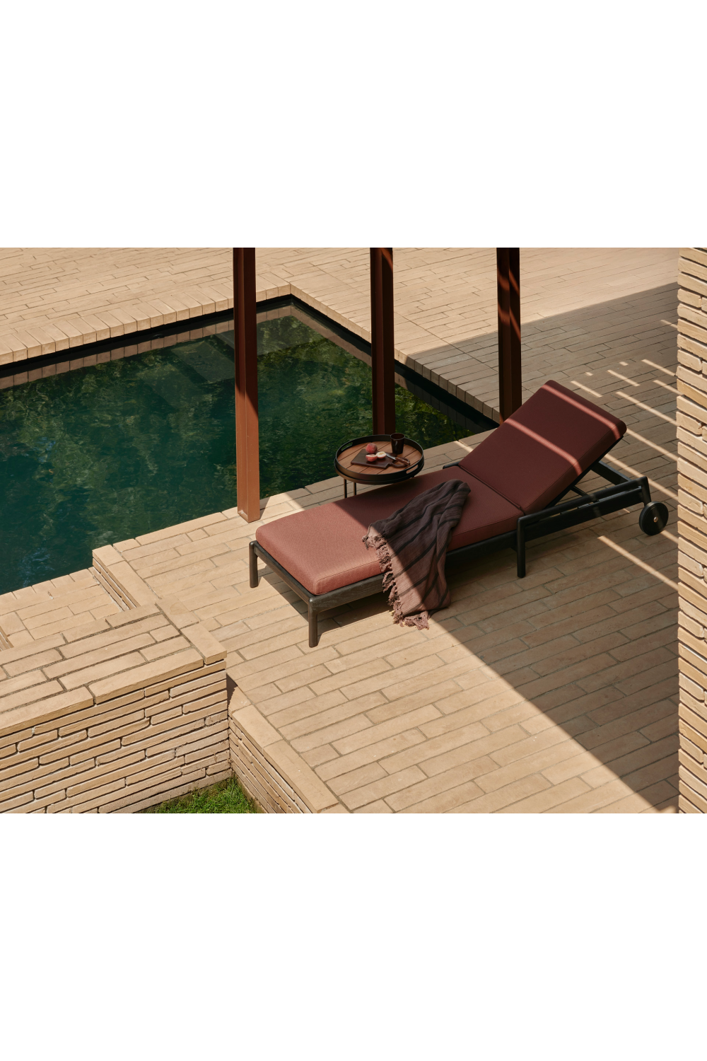 Adjustable Outdoor Lounger Cushion | Oroa.com