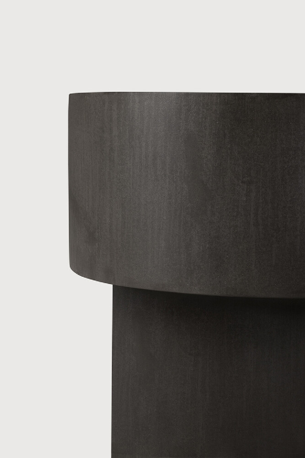 Mushroom-Shaped Outdoor Side Table | Oroa.com