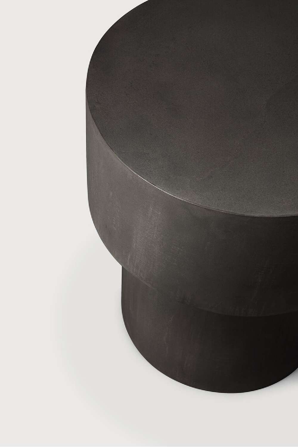Mushroom-Shaped Outdoor Side Table | Oroa.com