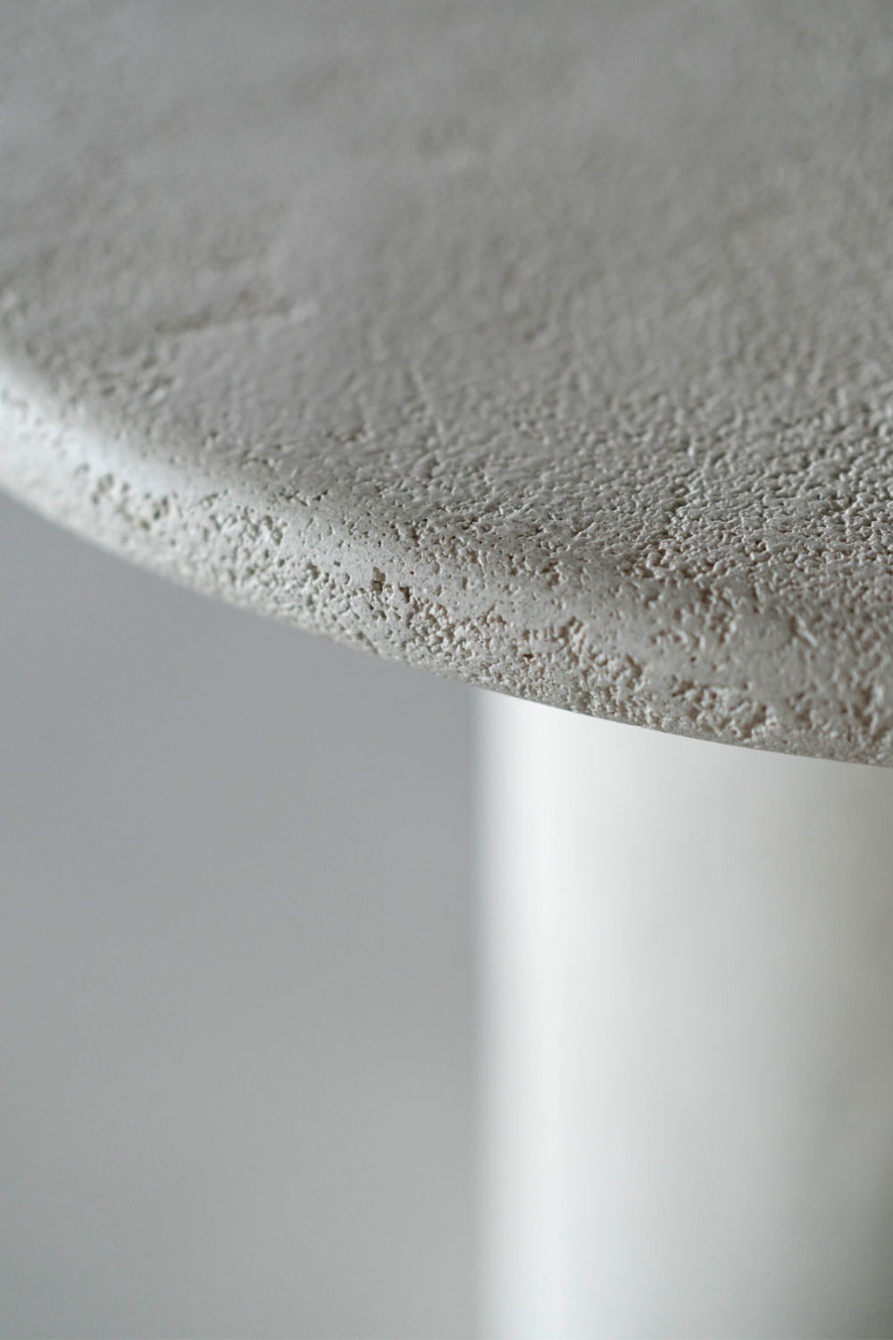 Round Pedestal Dining Table | Oroa.com