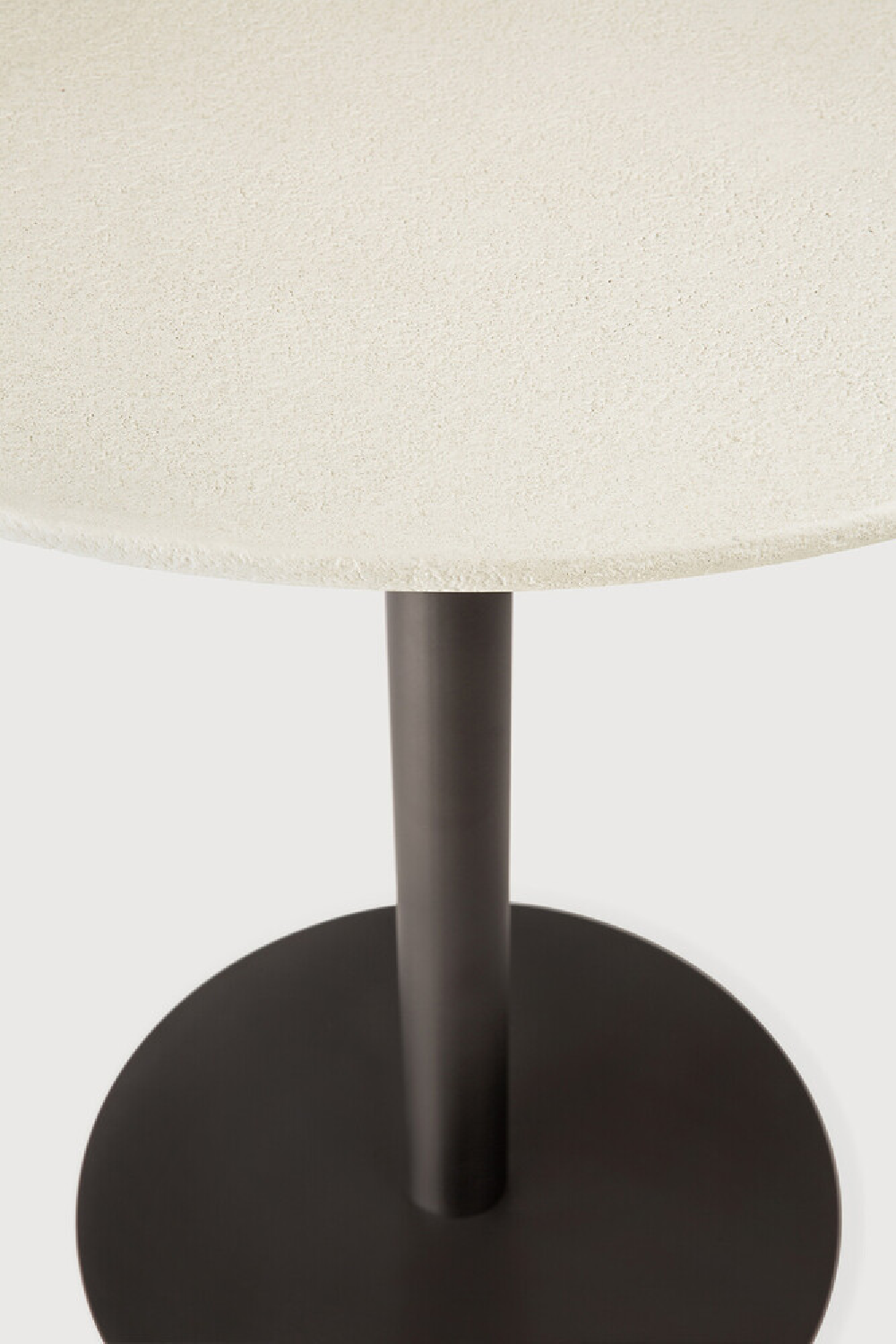 Round Pedestal Dining Table | Oroa.com
