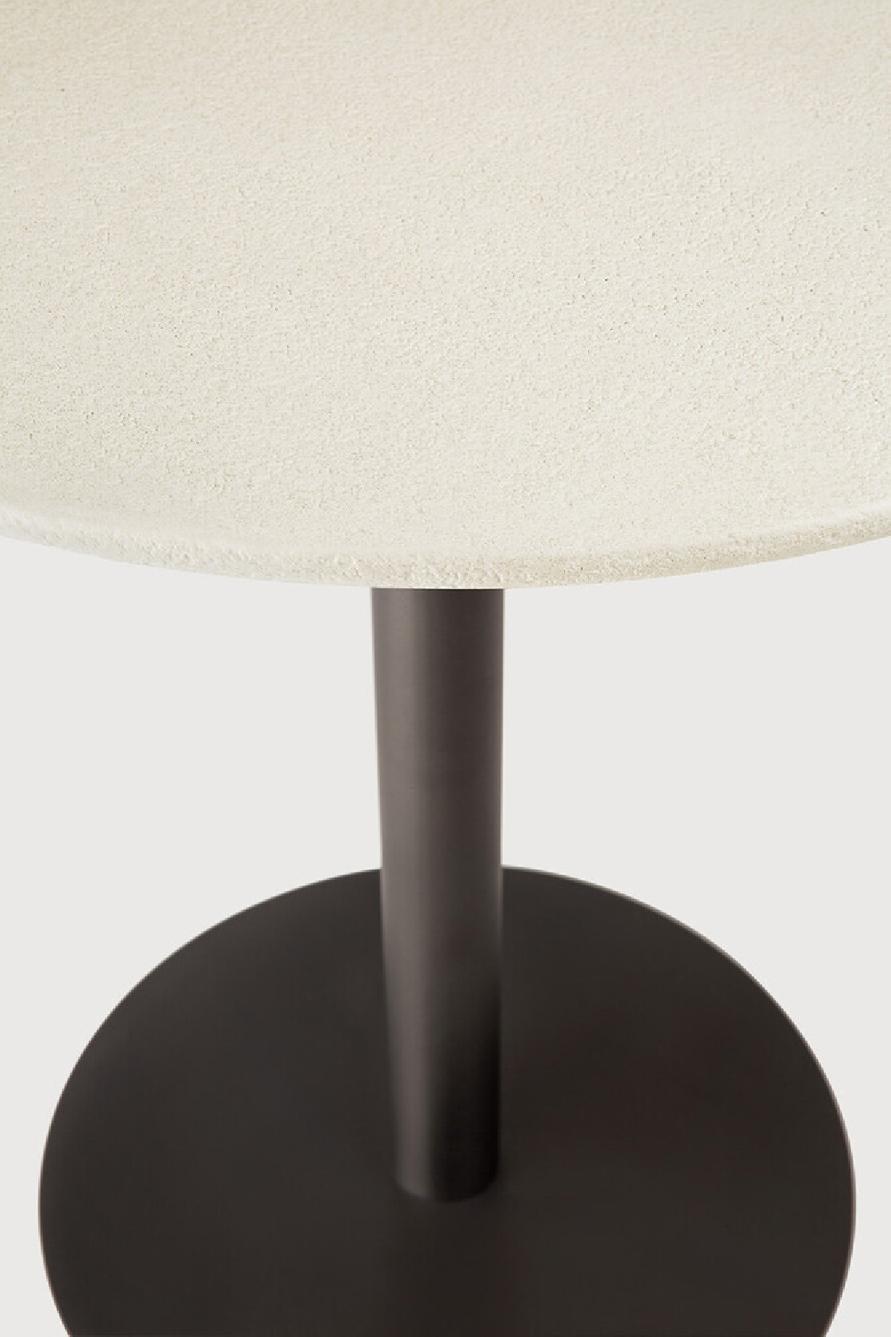 Round Pedestal Dining Table | Oroa.com