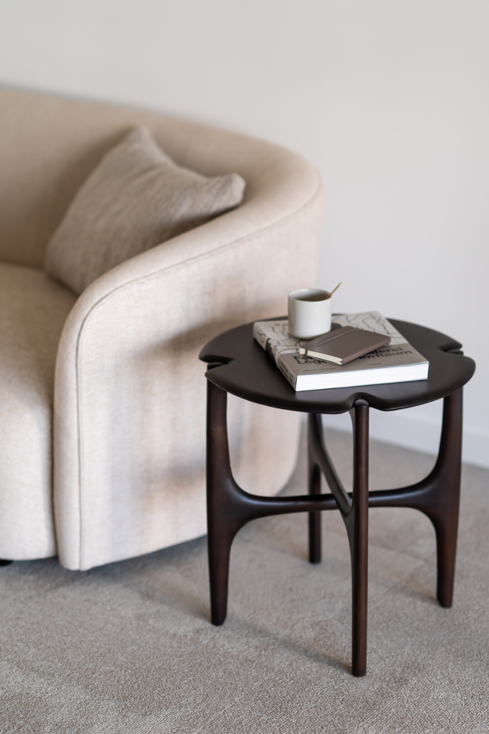 Varnished Round Side Table | Oroa.com