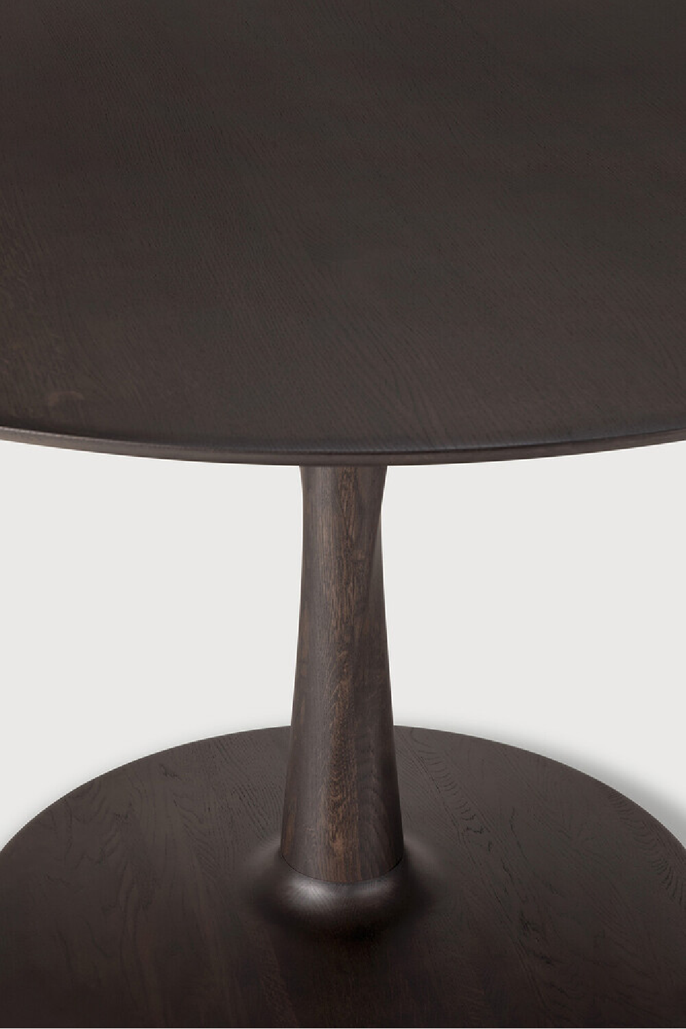 Pedestal Dining Table | Oroa.com