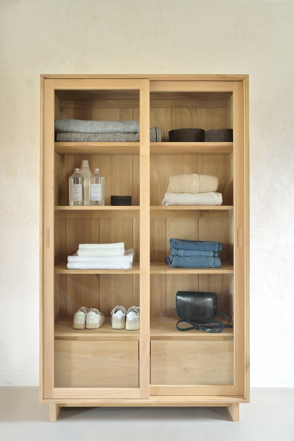 Oak Sliding Door Cabinet | Oroa.com