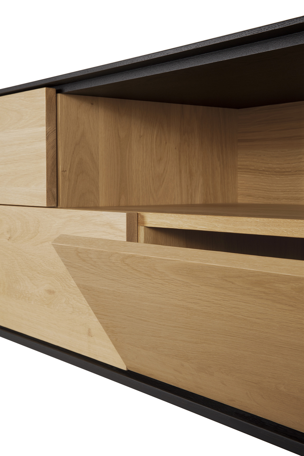 Varnished Oak Media Unit | Oroa.com