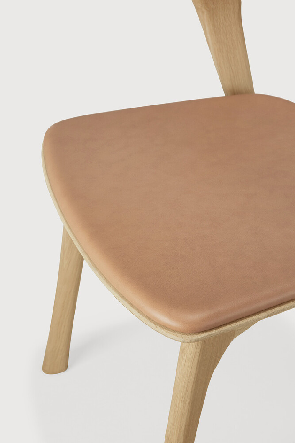 Cushioned Scandinavian Dining Chair | Oroa.com