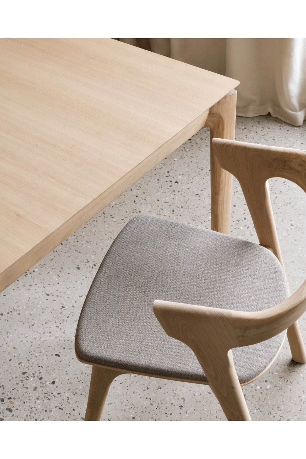 Cushioned Scandinavian Dining Chair | Oroa.com