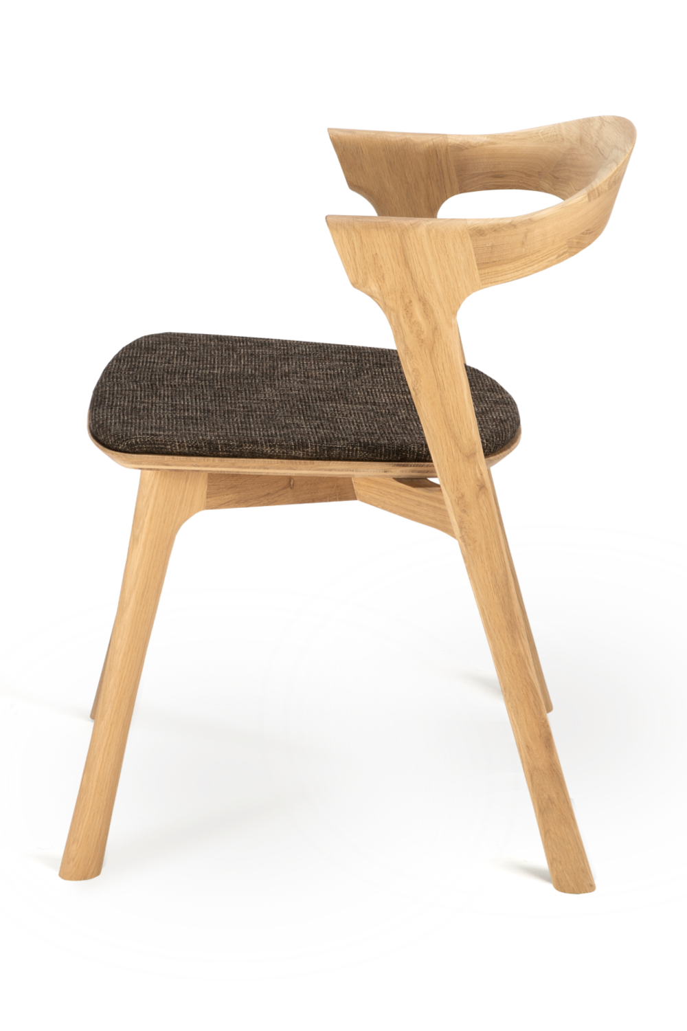 Cushioned Scandinavian Dining Chair | Oroa.com