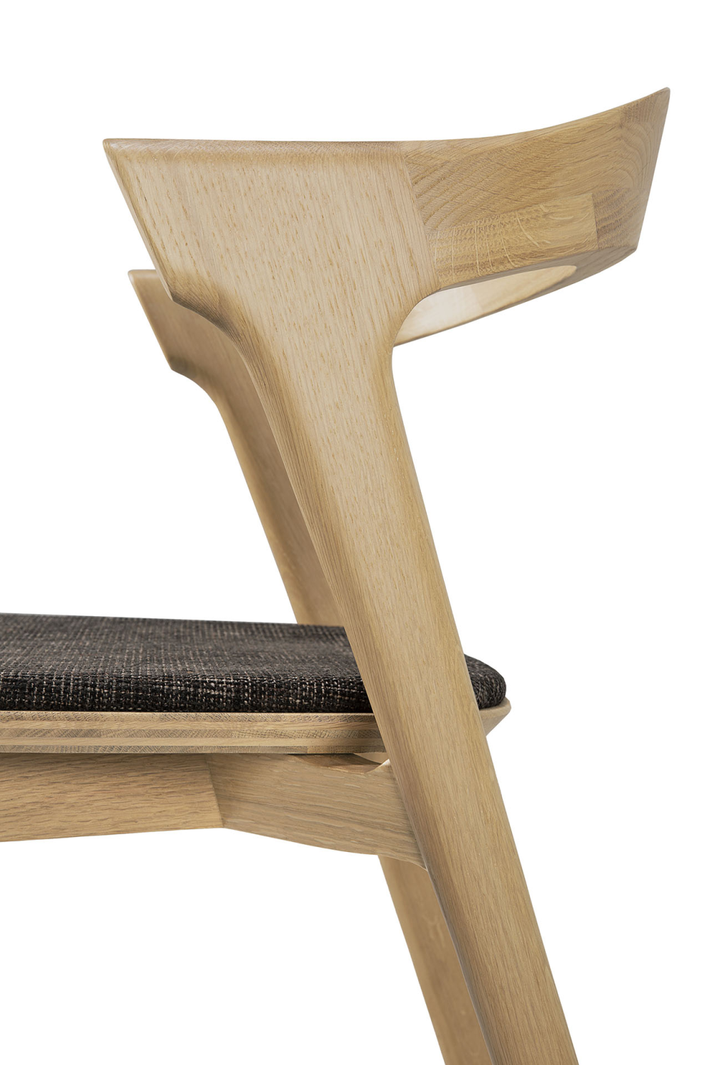 Cushioned Scandinavian Dining Chair | Oroa.com