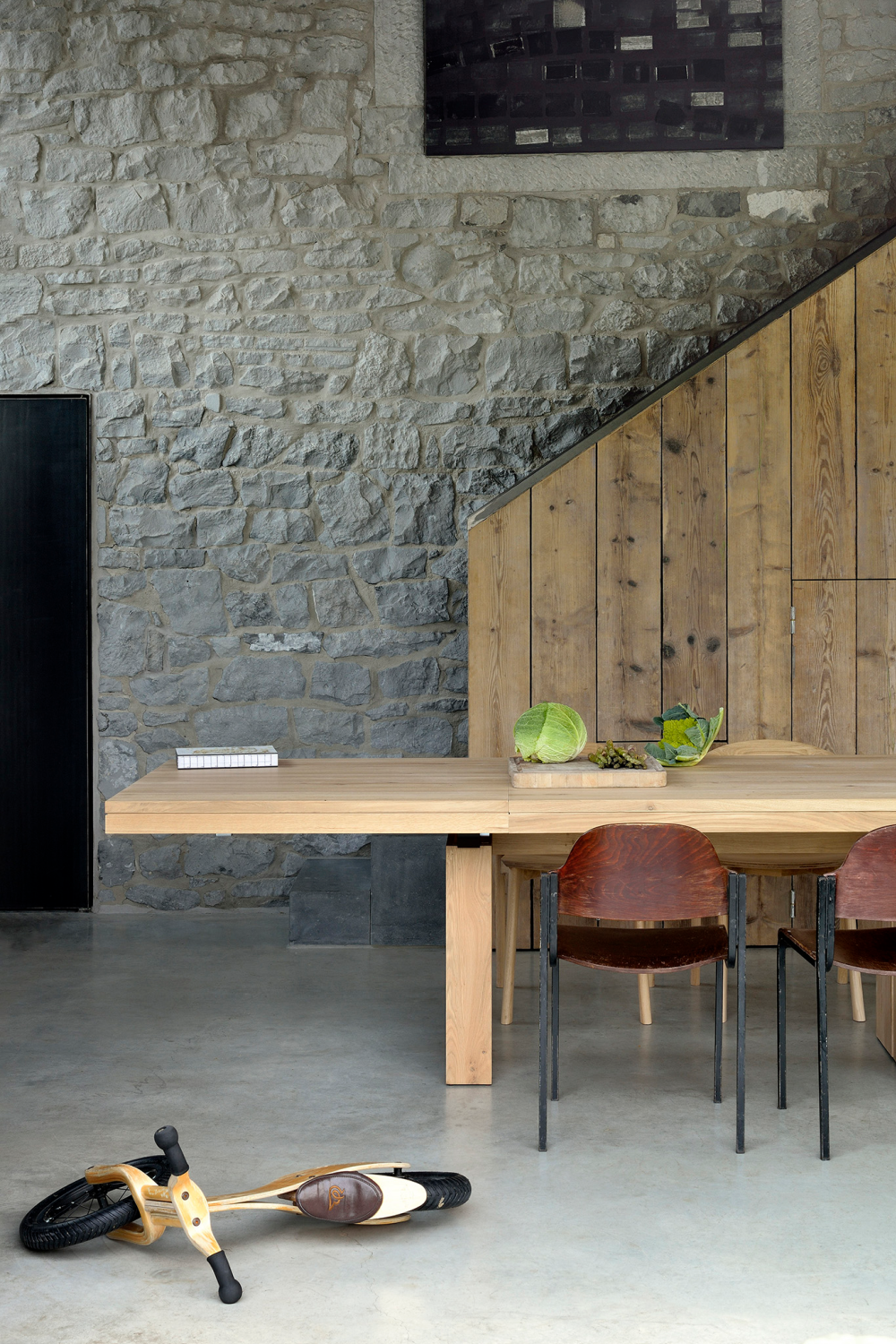 Scandinavian Extendable Dining Table | Oroa.com