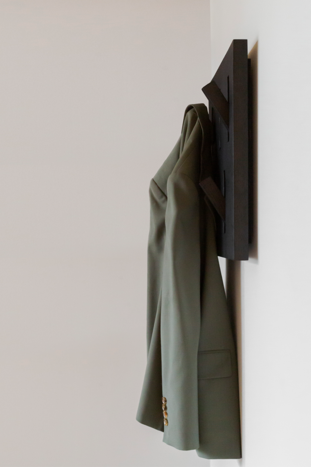 Solid Oak Wall Hanger | Oroa.com