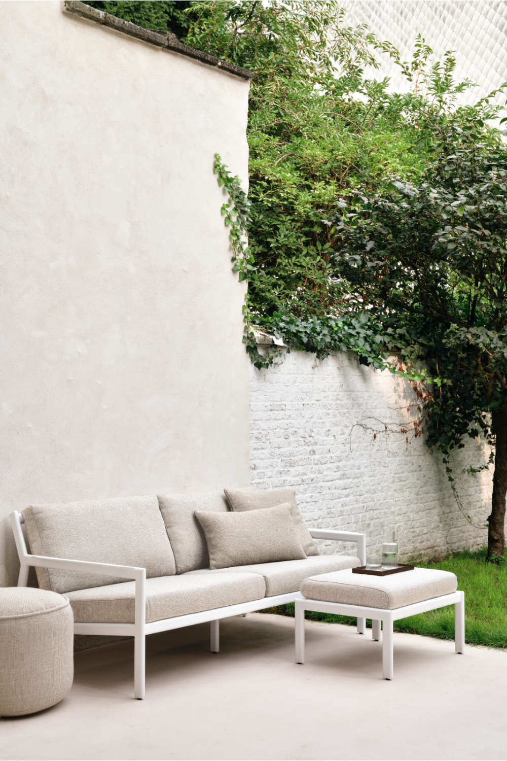 Modern Minimalist Outdoor Footstool | Oroa.com