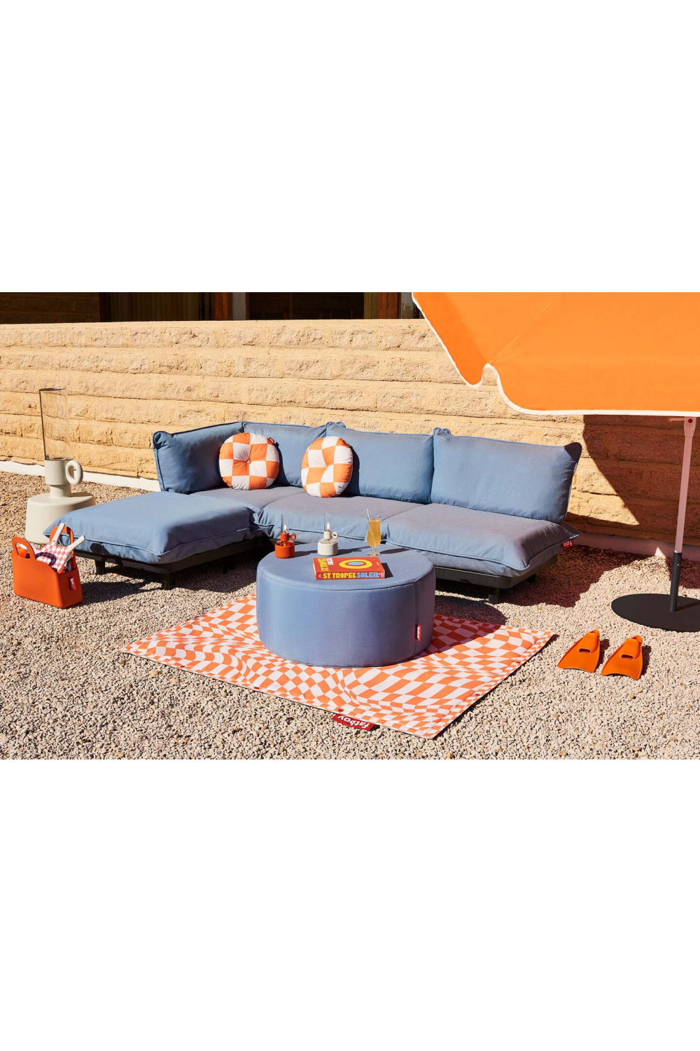 Cushioned Outdoor Daybed | Oroa.com