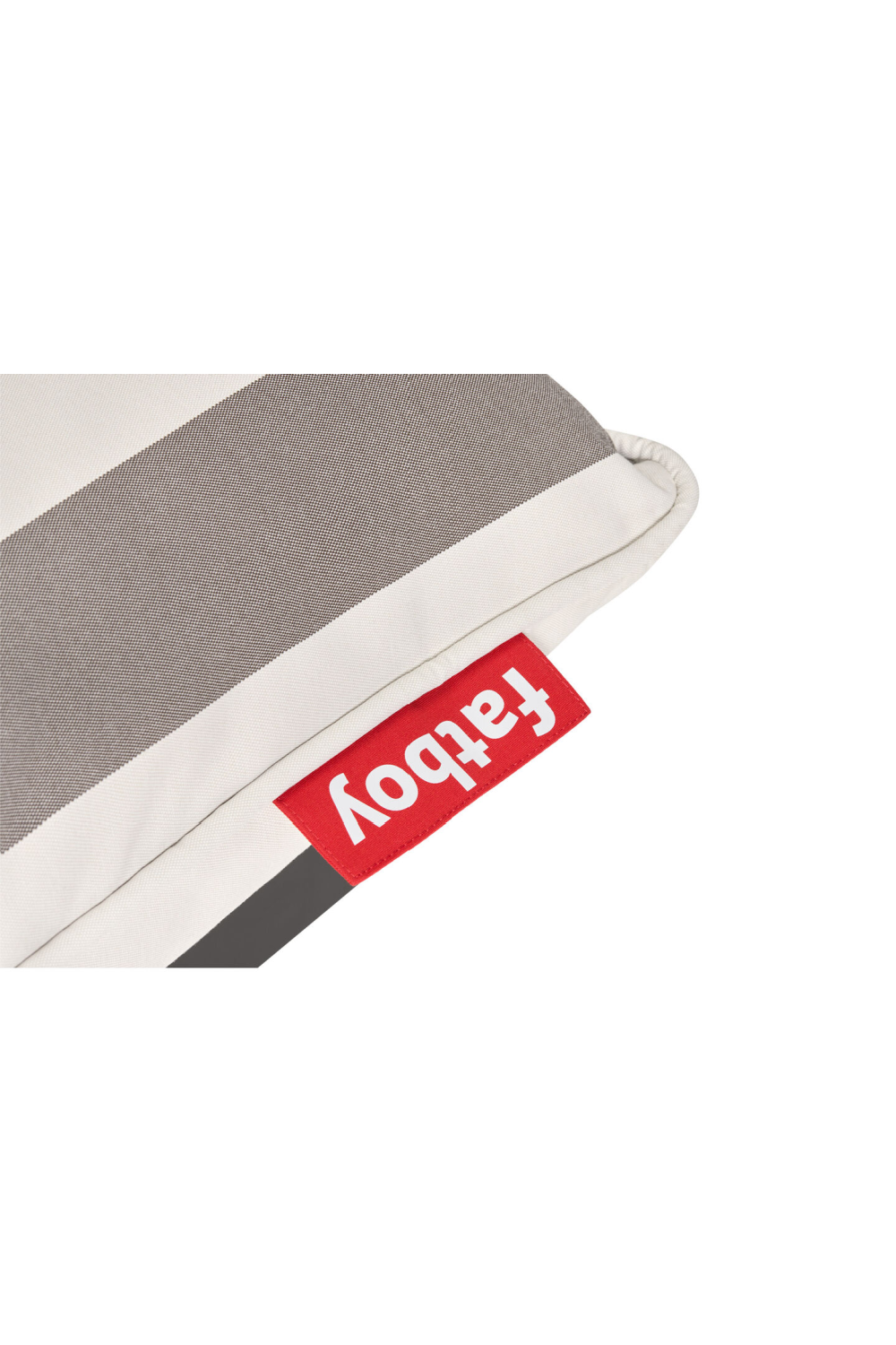 Cushioned Outdoor Daybed | Oroa.com