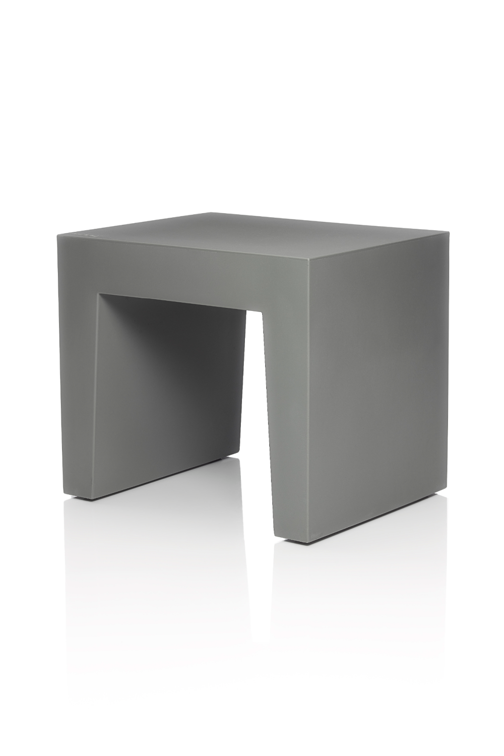 Minimalist Outdoor Stool | Oroa.com