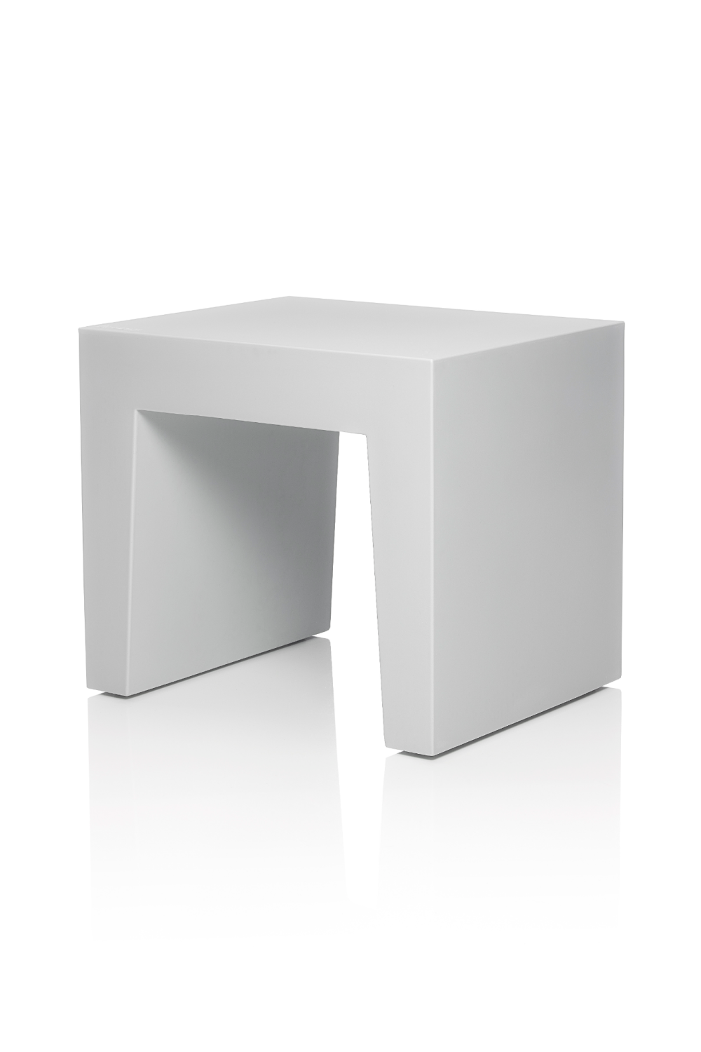 Minimalist Outdoor Stool | Oroa.com