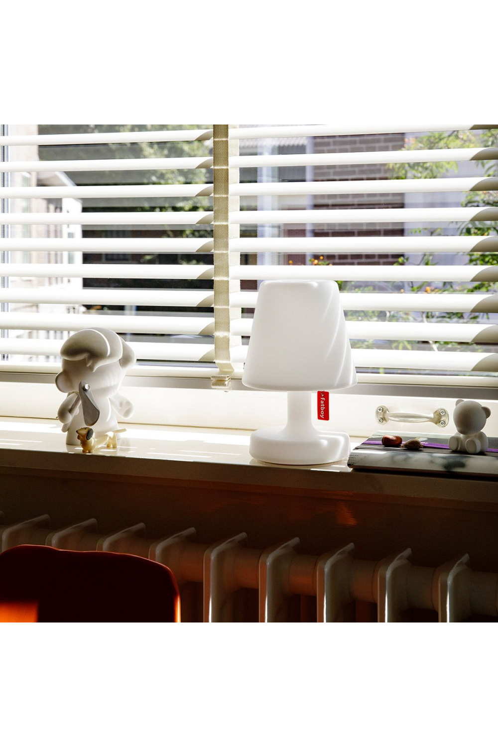 White Minimalist Table Lamp | Oroa.com