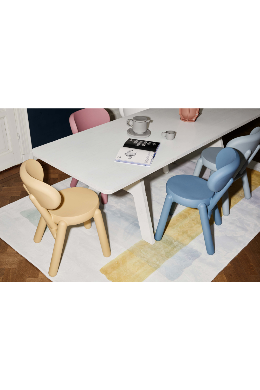 Modern Molded Chair | Oroa.com