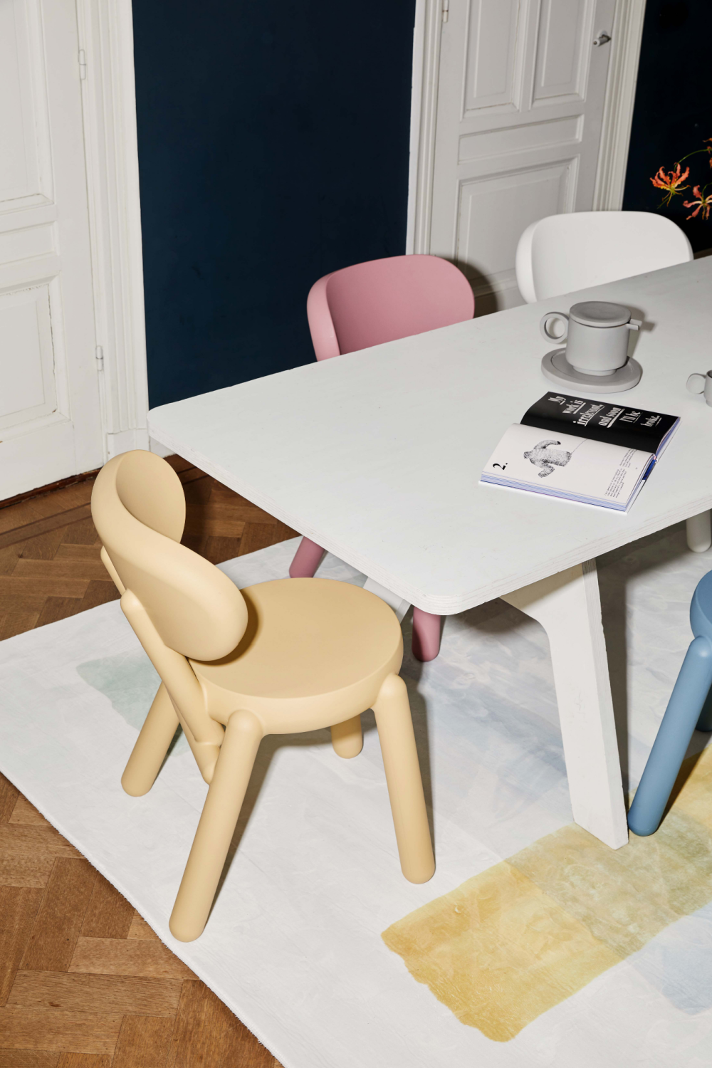 Modern Molded Chair | Oroa.com