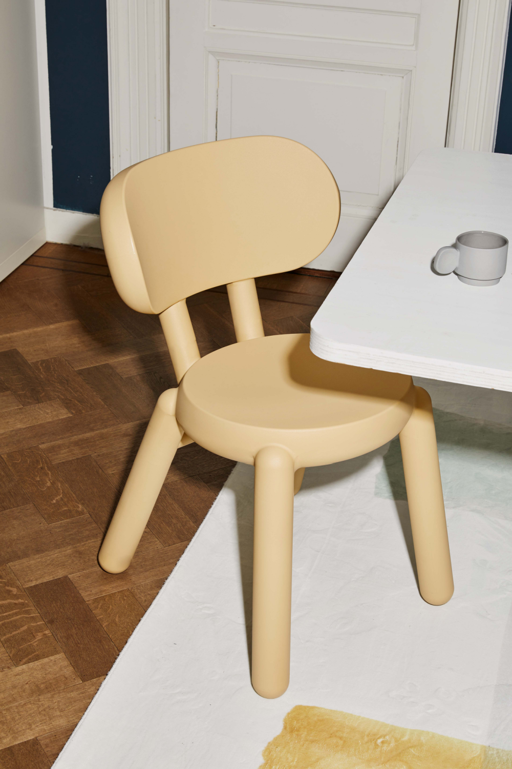 Modern Molded Chair | Oroa.com