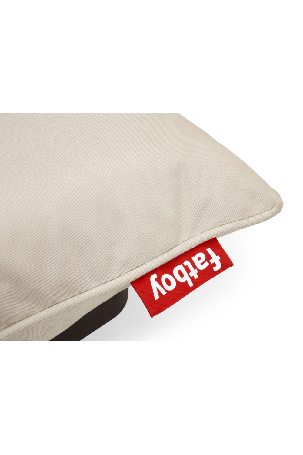 Minimalist Outdoor Corner Seat | Oroa.com