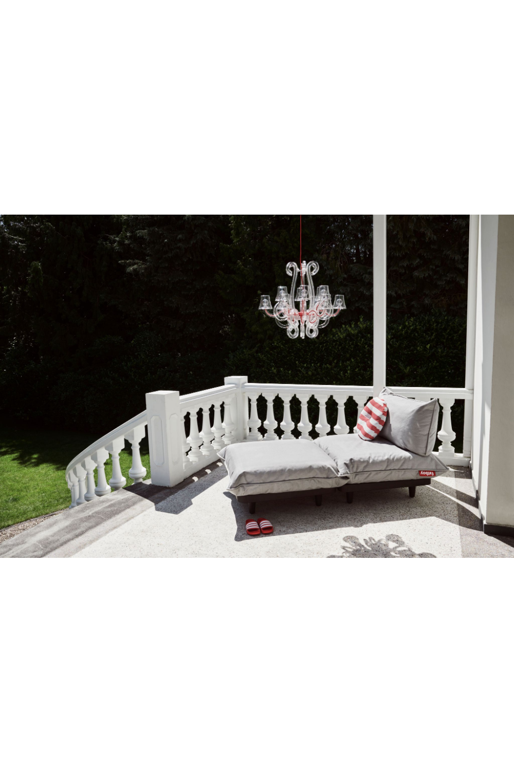 Minimalist Outdoor Hocker | Oroa.com