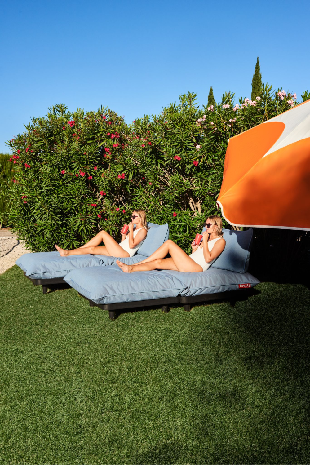 Minimalist Outdoor Hocker | Oroa.com