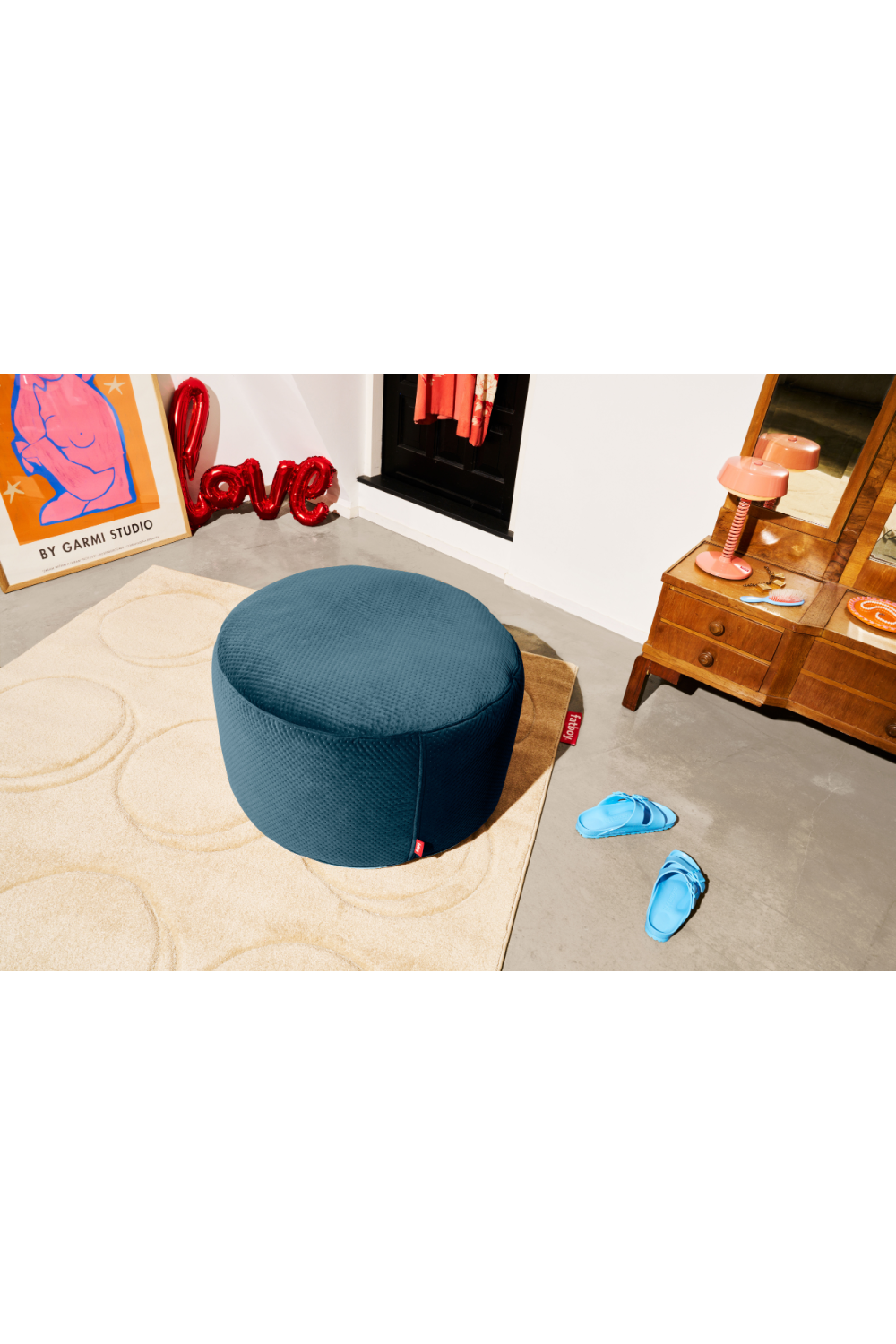 Round Velvet Pouf | Oroa.com