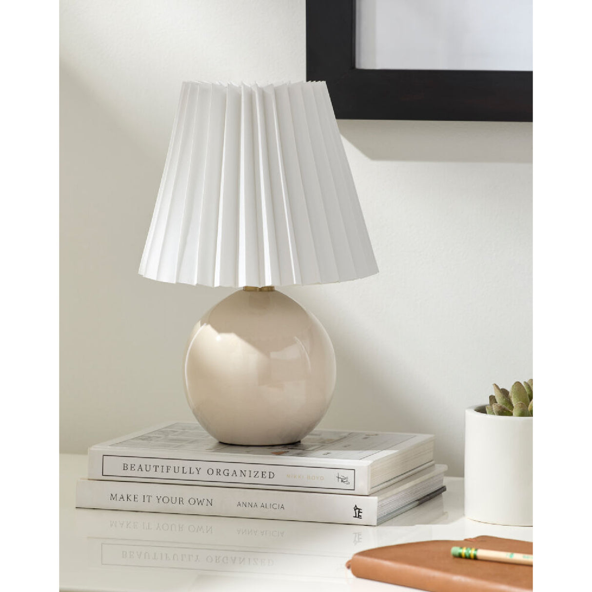 Modern European furniture - Ceramic Sphere Table Lamp - www.oroa.com | Oroa.com