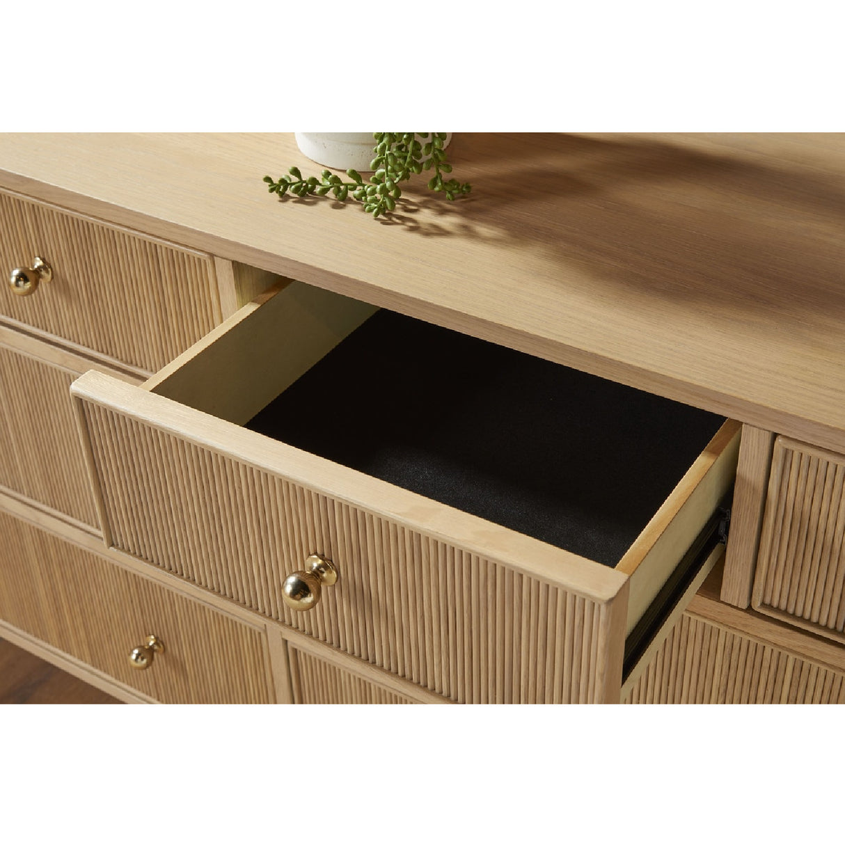 8-Drawer Oak Double Dresser | Oroa.com
