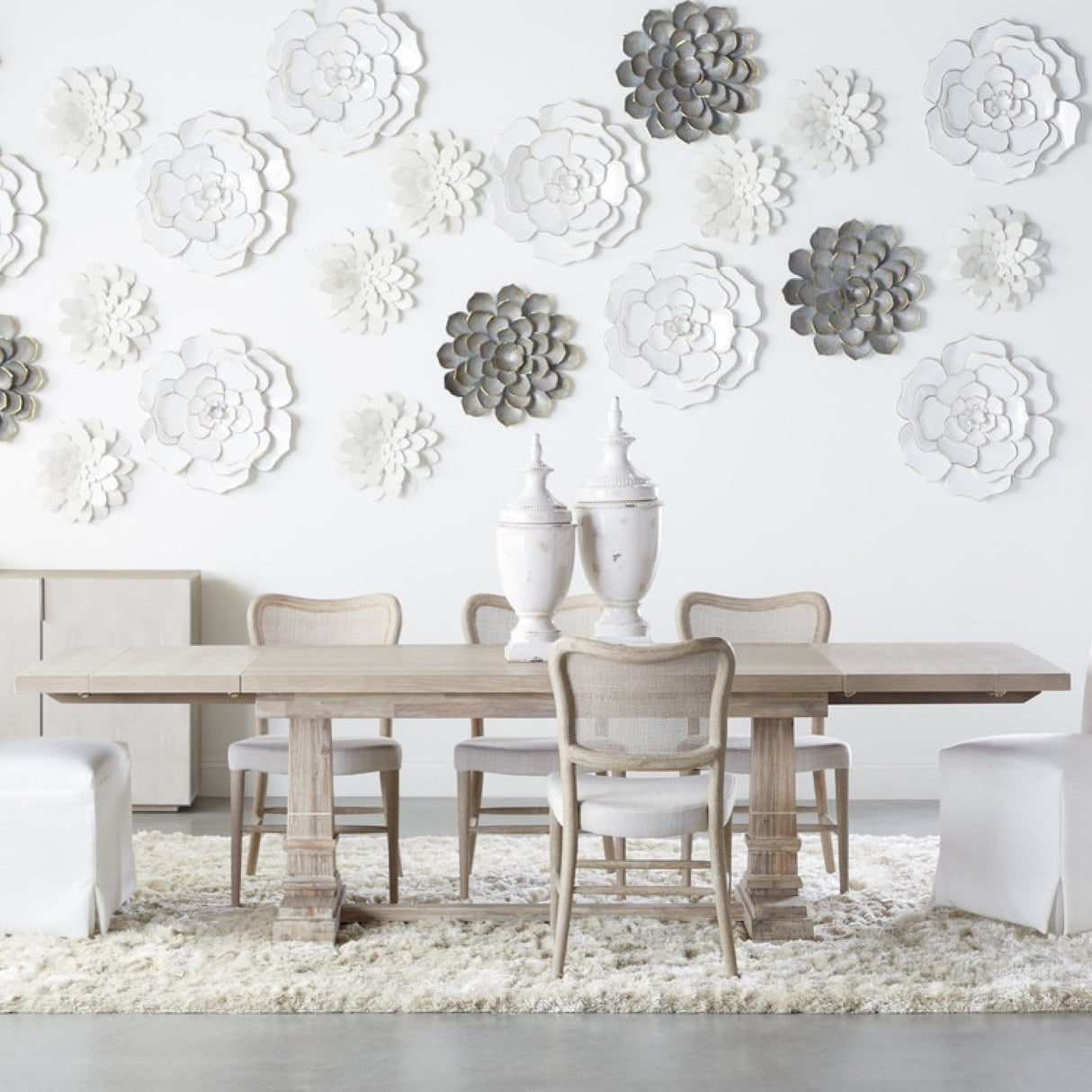 Acacia Extendable Dining Table | Oroa.com