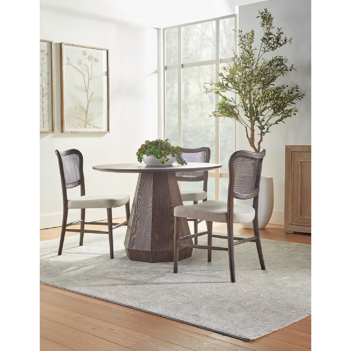 Round Wooden Dining Table | Oroa.com