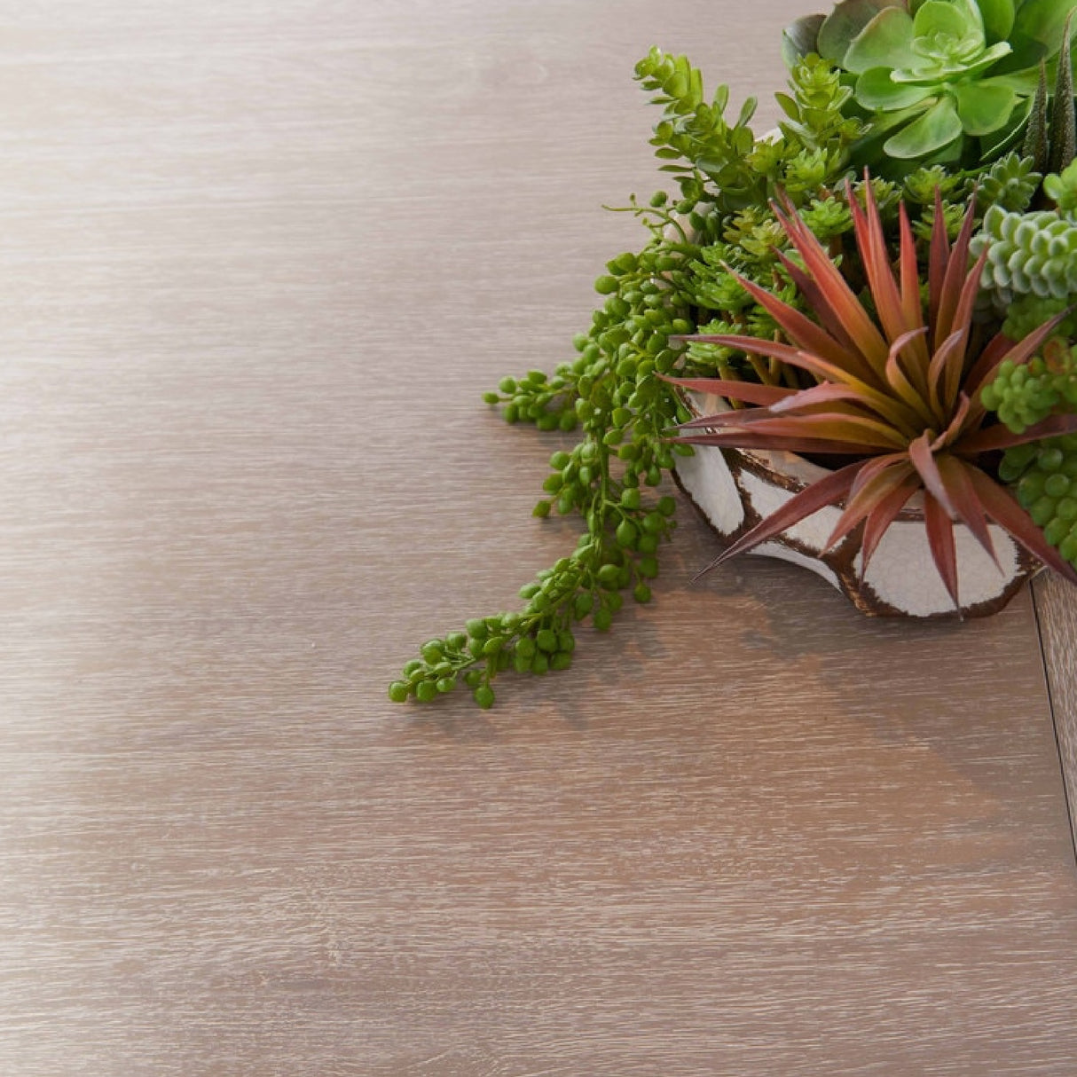 Natural Acacia Extendable Dining Table | Oroa.com