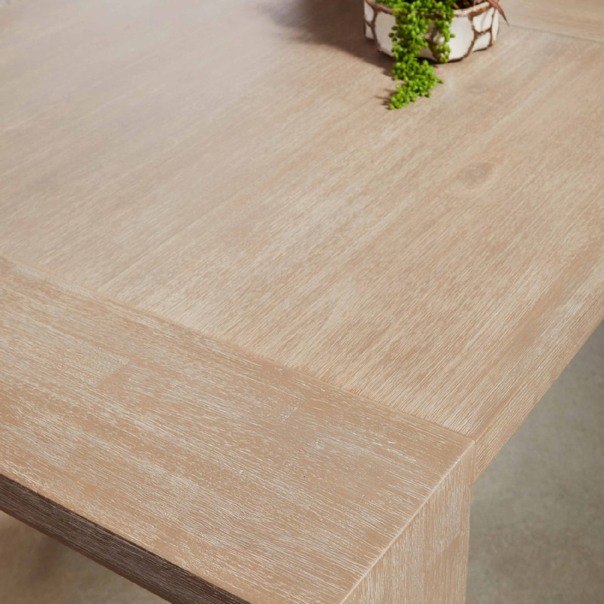Natural Acacia Extendable Dining Table | Oroa.com