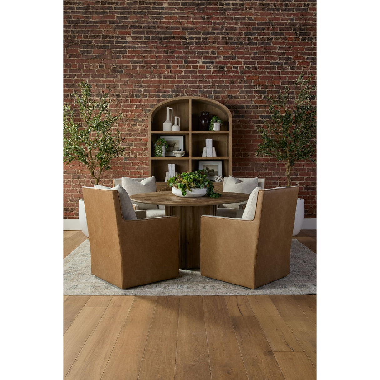 Two-Toned Wheeled Lounge Chair | Oroa.com