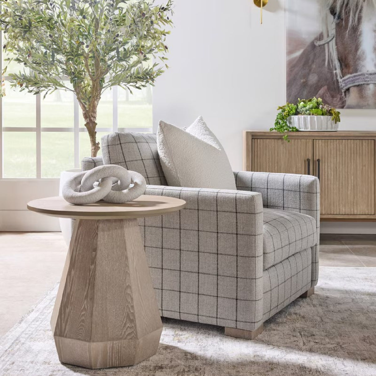 Slim-Armed Sofa Chair | Oroa.com