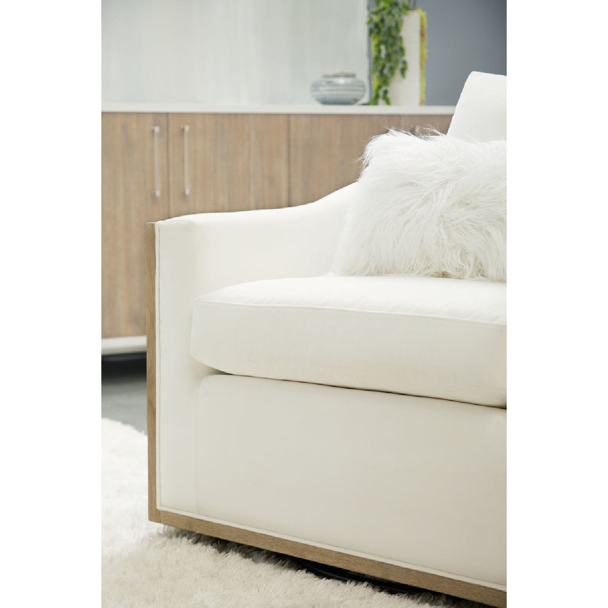 Cushioned Oak Swivel Club Chair | Oroa.com